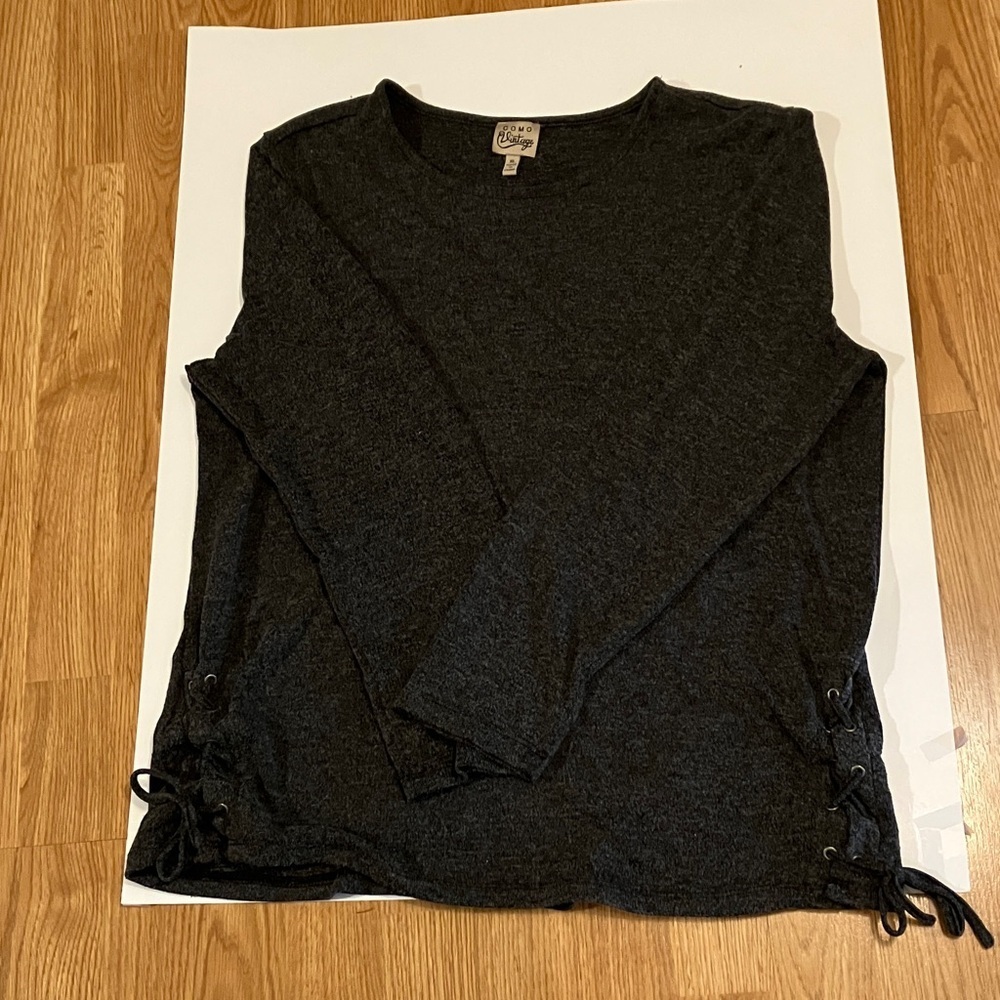 Como Women’s Vintage XL Long Sleeve Dark Grey Pullover Top w/side lace-ups - Picture 8 of 8